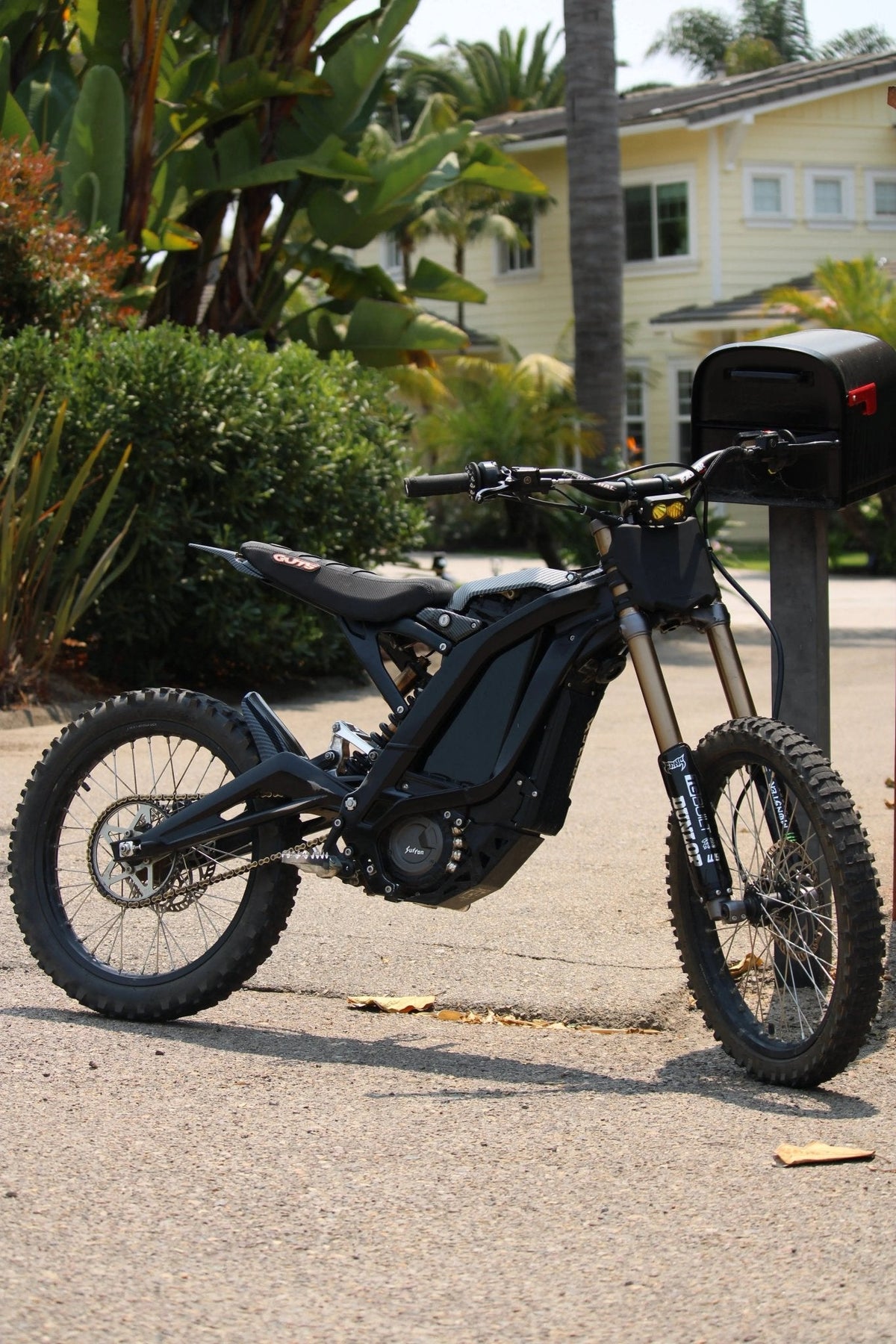 E-Bike "invisible" Vantablack Battery Wrap